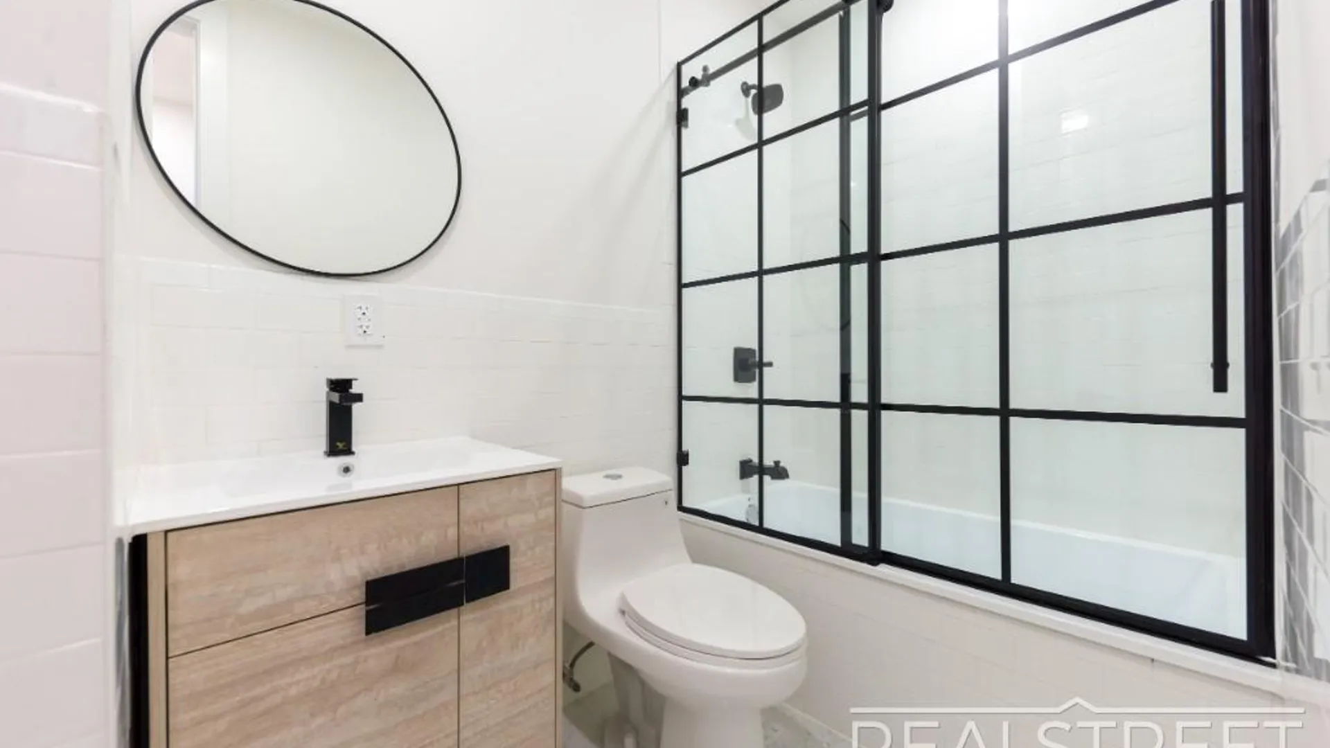 Property at 246 Vernon Ave, BROOKLYN, NY 11206 6