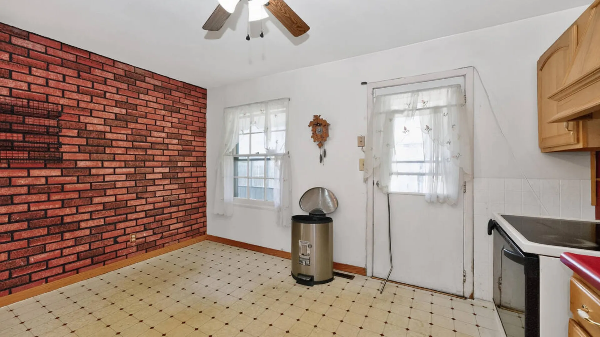 Property at 22 Mildred Lane, Colonie, NY 12110 17