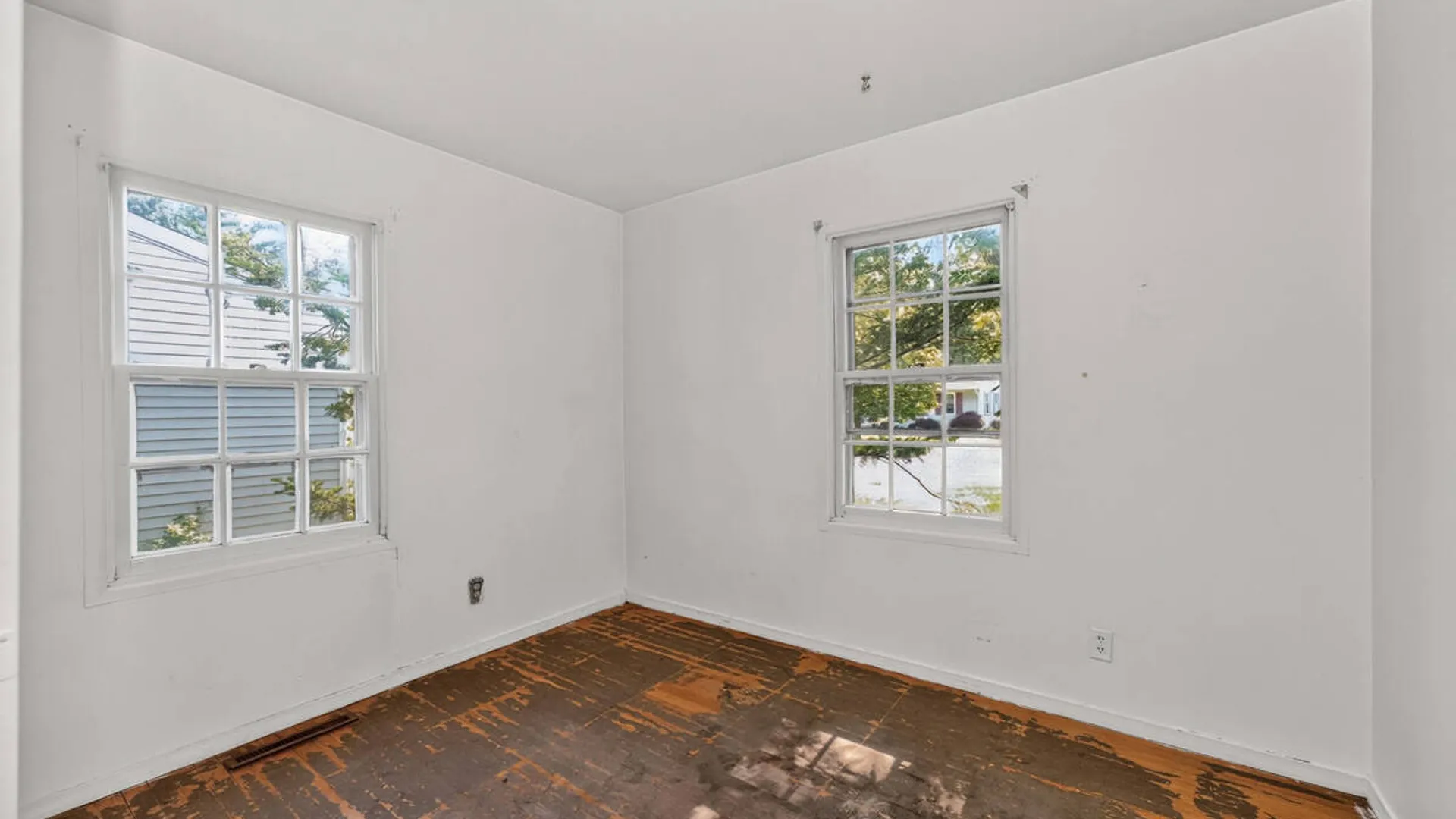 Property at 22 Mildred Lane, Colonie, NY 12110 22