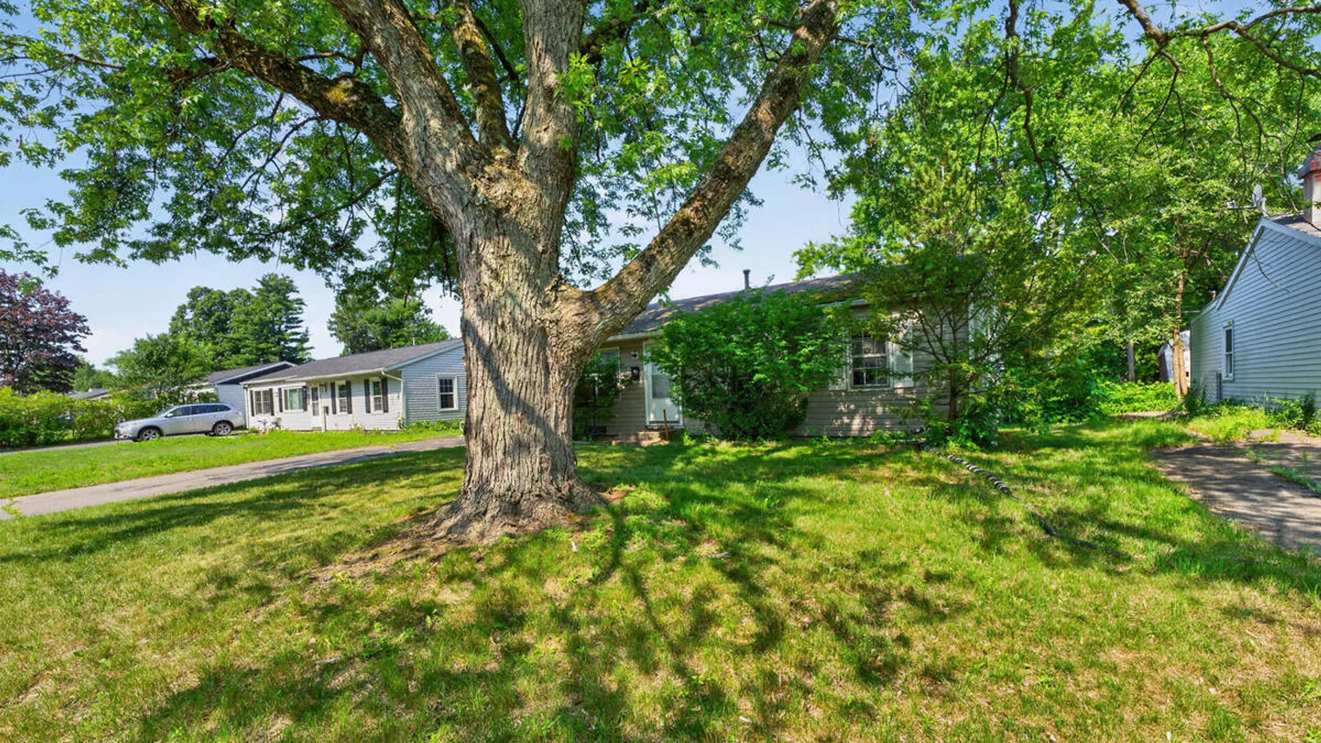 Property at 22 Mildred Lane, Colonie, NY 12110 4