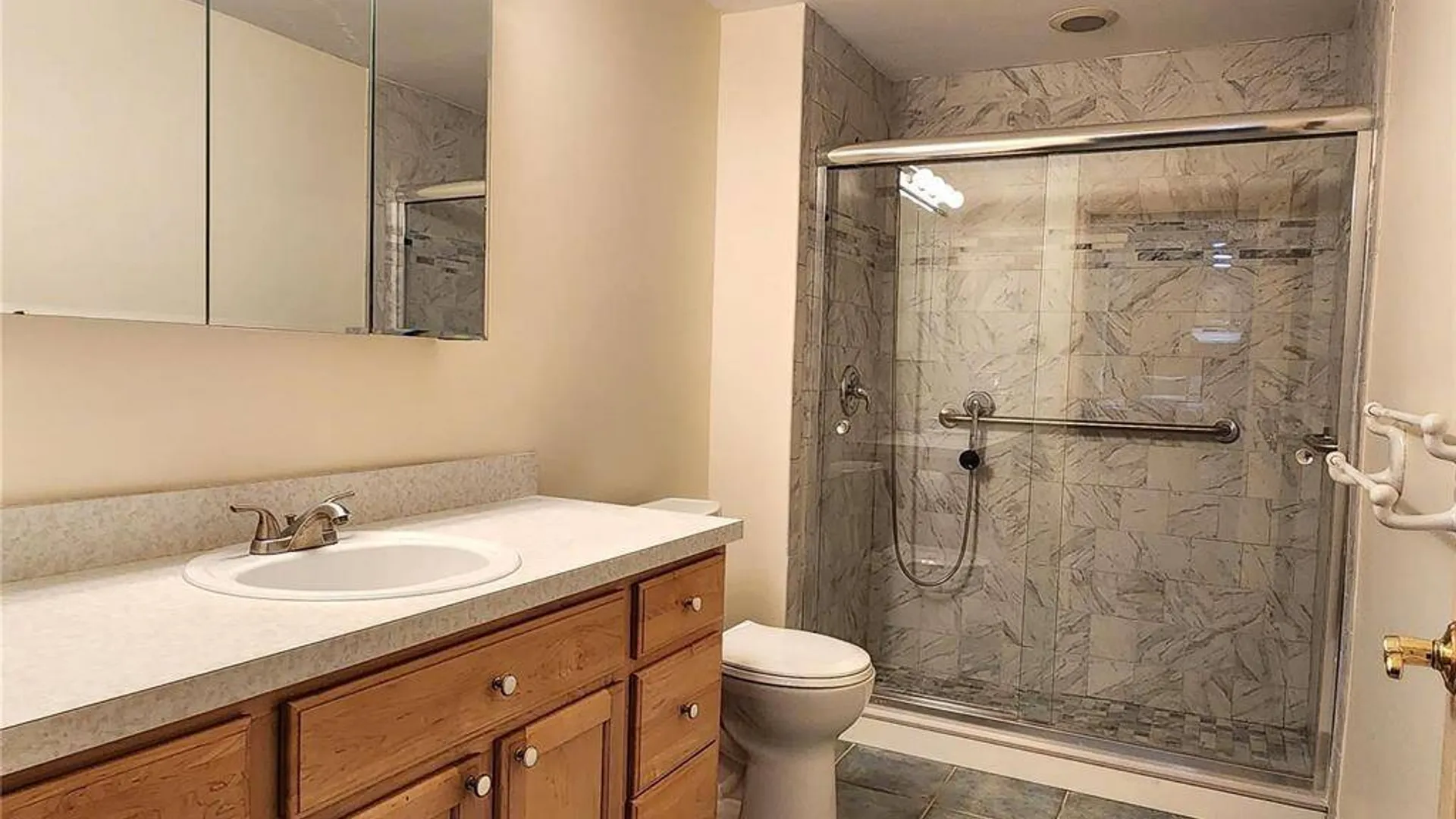 Property at 115 Clarendon Road, Ronkonkoma, NY 11779 23