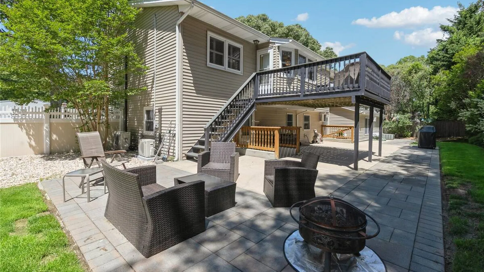 Property at 115 Clarendon Road, Ronkonkoma, NY 11779 33
