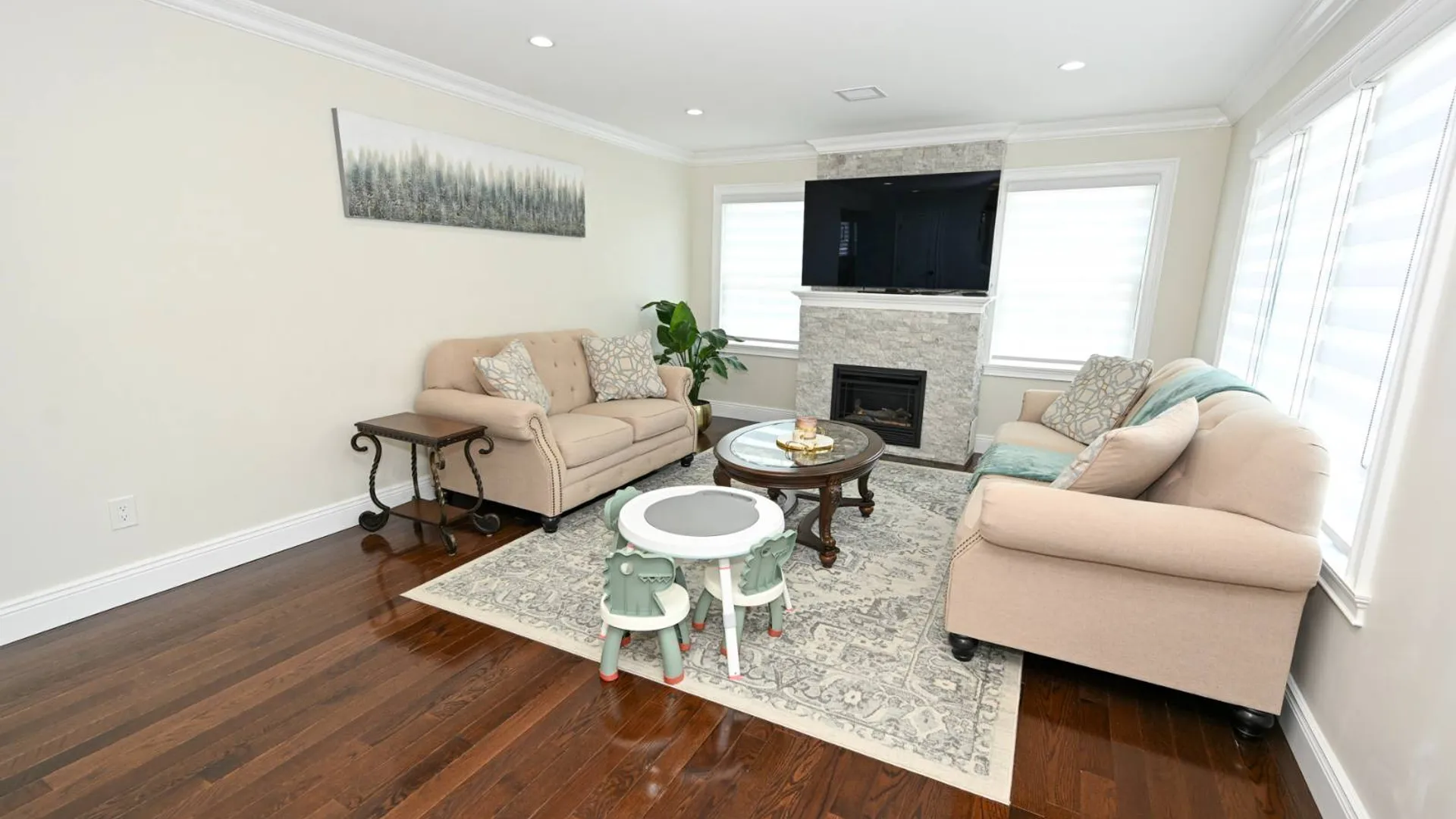 Property at 816 Gehrig Avenue, Franklin Square, NY 11010 25