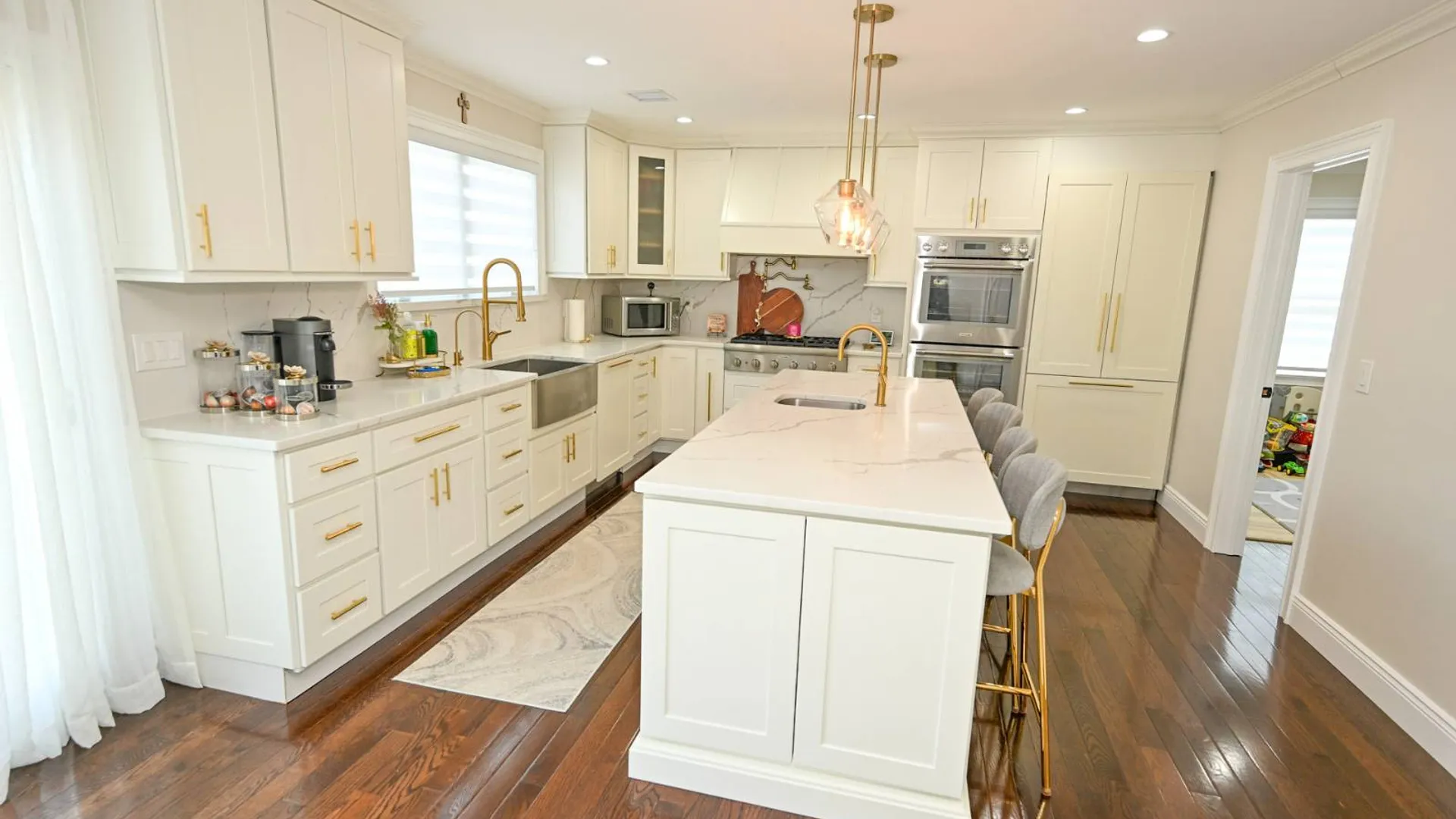 Property at 816 Gehrig Avenue, Franklin Square, NY 11010 32