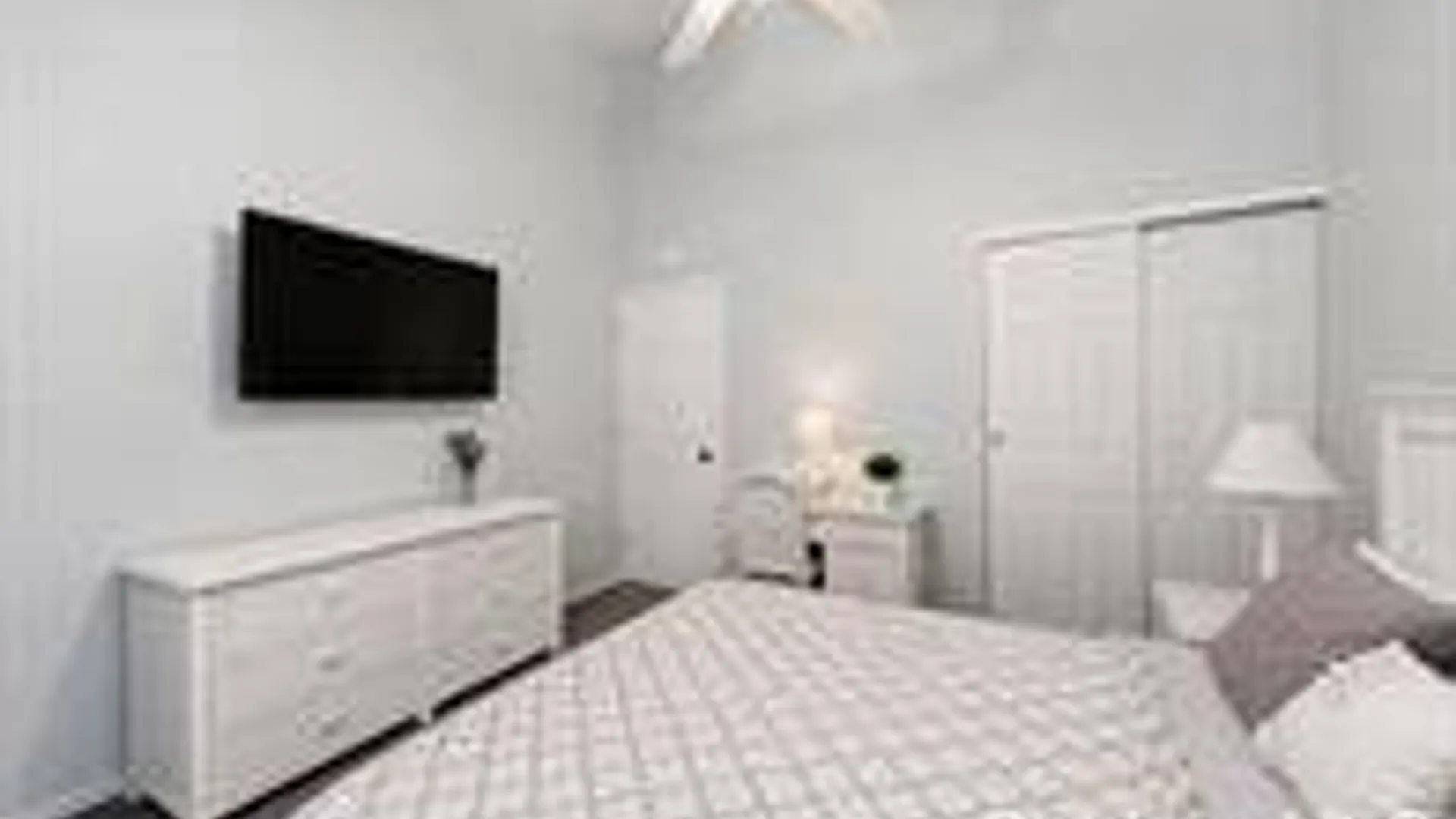 Property at 33 Wilshire Drive, North Babylon, NY 11703 10