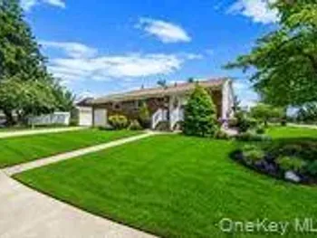 Property at 33 Wilshire Drive, North Babylon, NY 11703