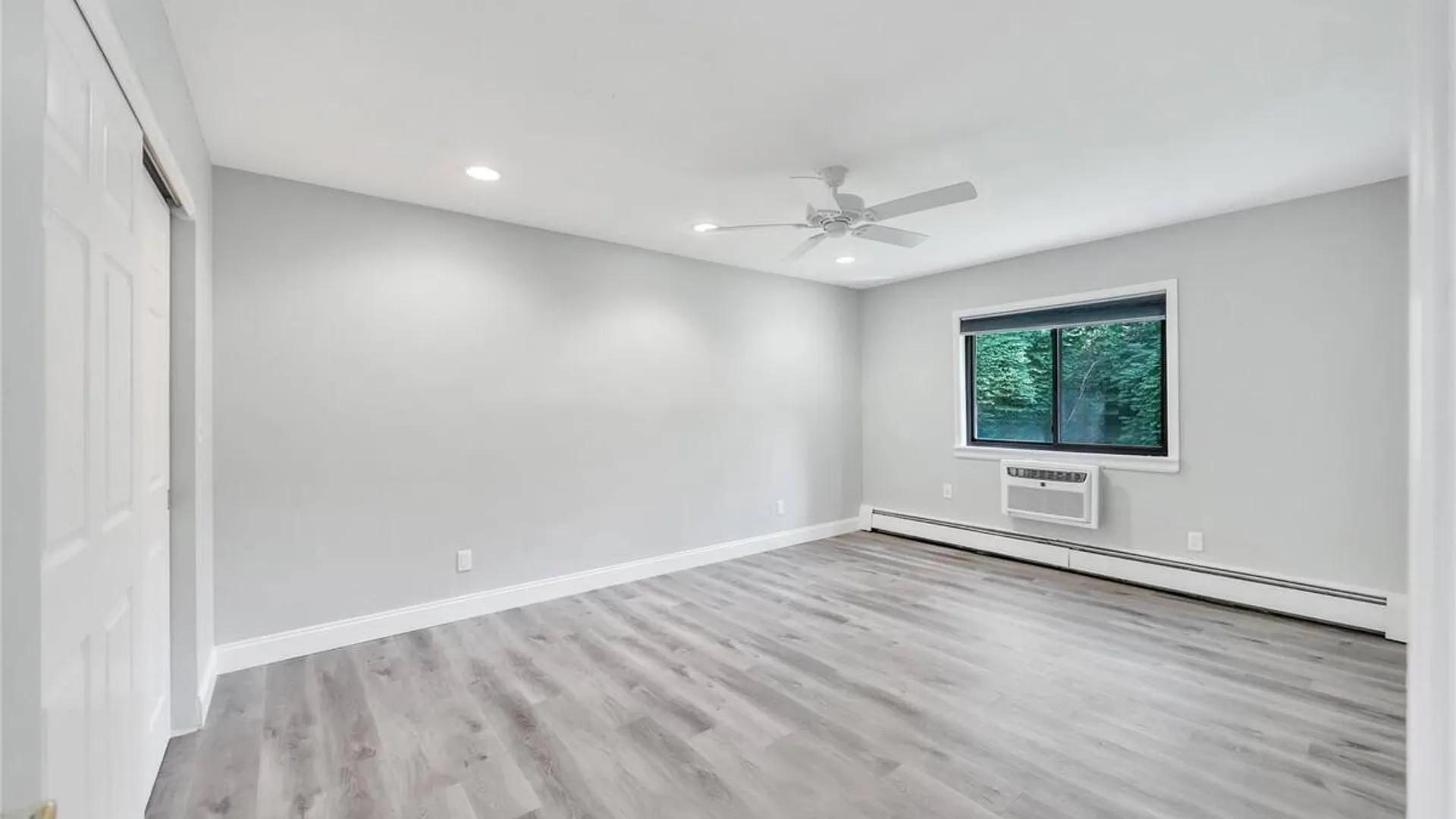 Property at 31 Richmond Boulevard, Ronkonkoma, NY 11779 15