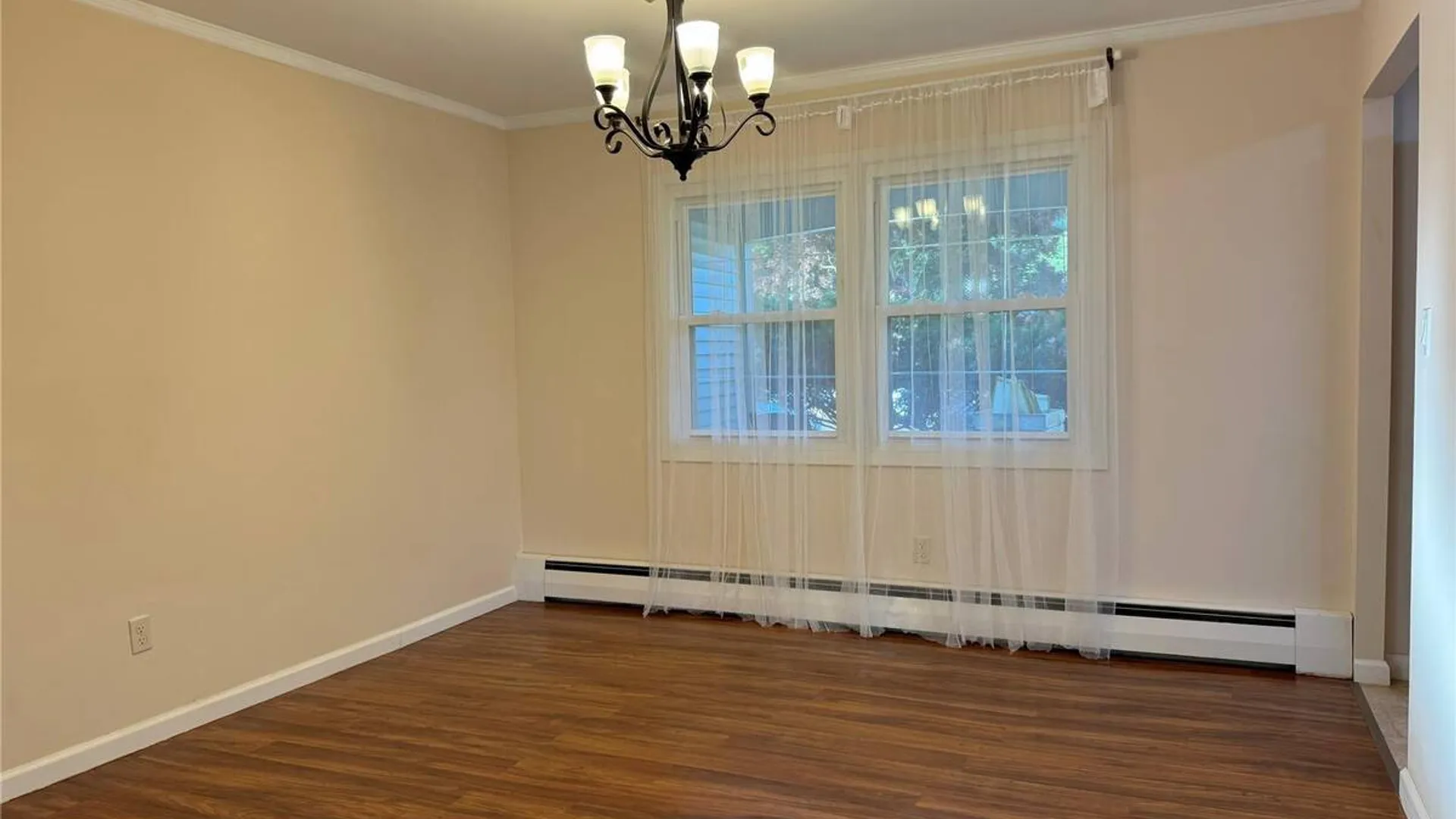 Property at 40 Seabrook Lane, Stony Brook, NY 11790 6