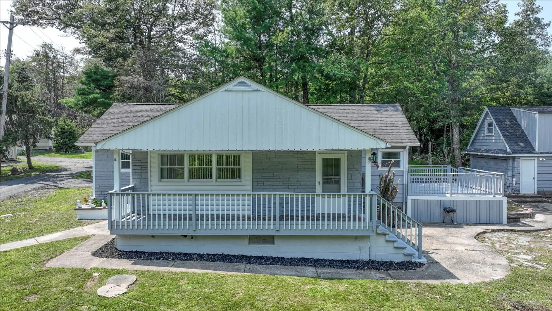 Property at 28 Cottage W St, Wurtsboro, NY 12790 5