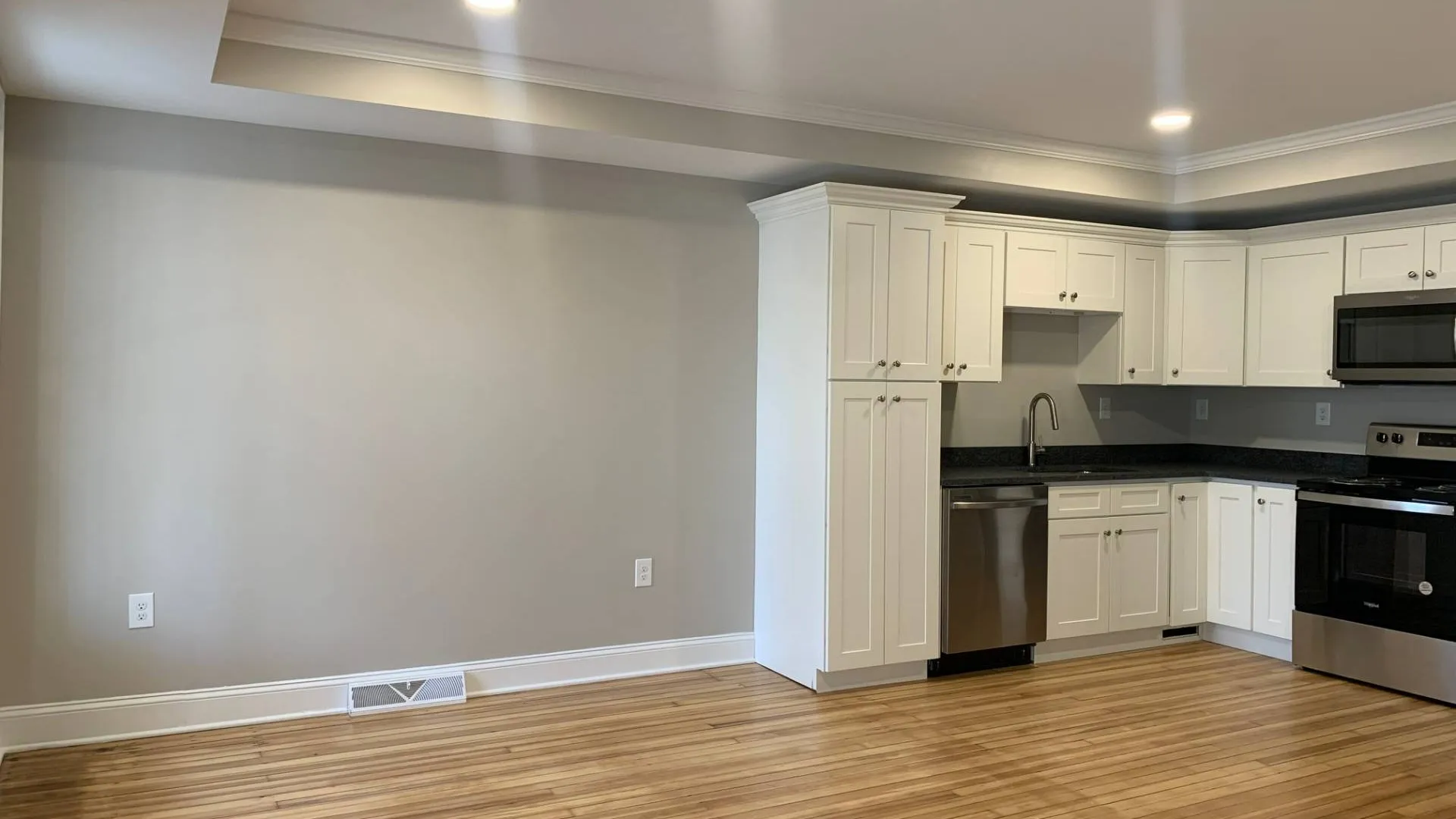 Property at 10 Richmond St, Colonie, NY 12205 4
