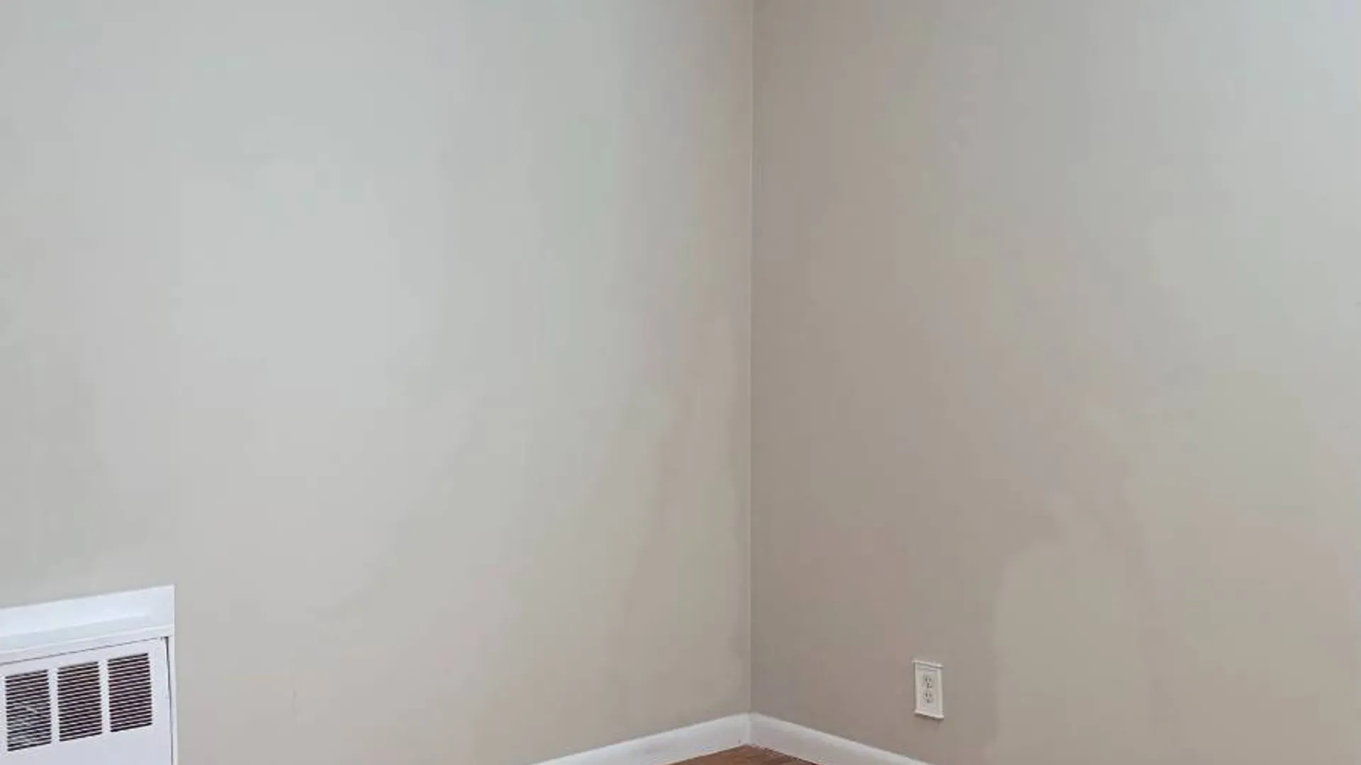 Property at 136 S Fordham Rd, Hicksville, NY 11801 3