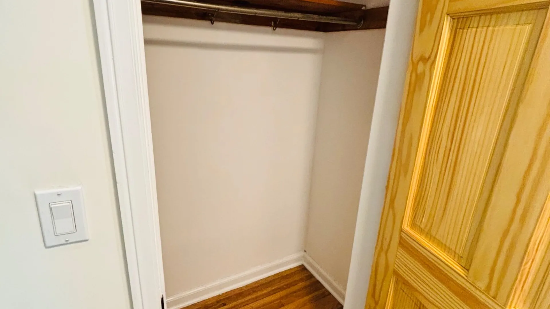 Property at 75 Elm Av, Glen Cove, NY 11542 15