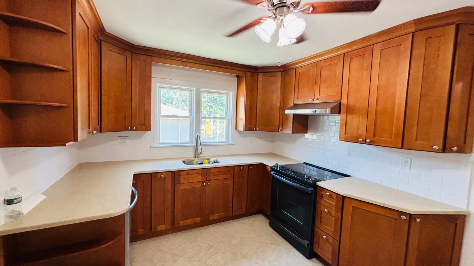 Property at 75 Elm Av, Glen Cove, NY 11542 3