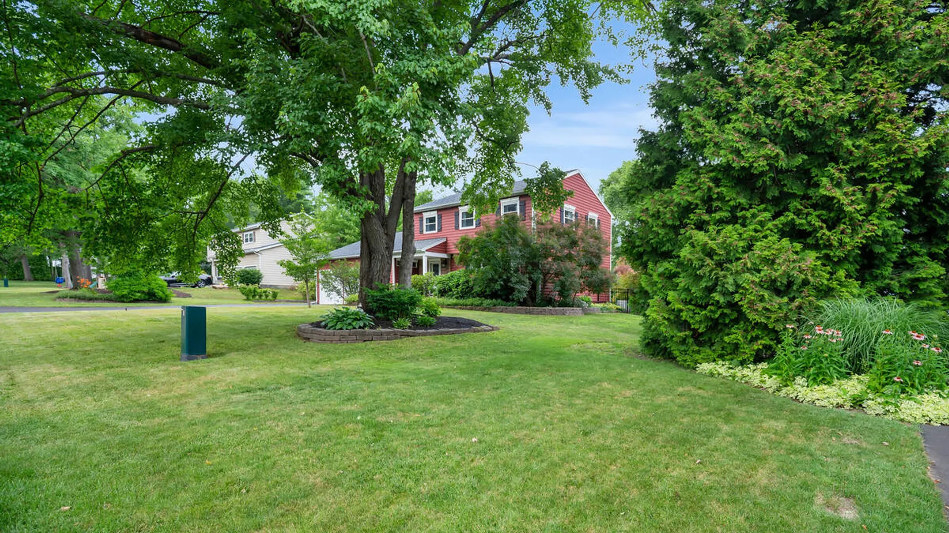 Property at 846 Northumberland Drive, Niskayuna, NY 12309 4