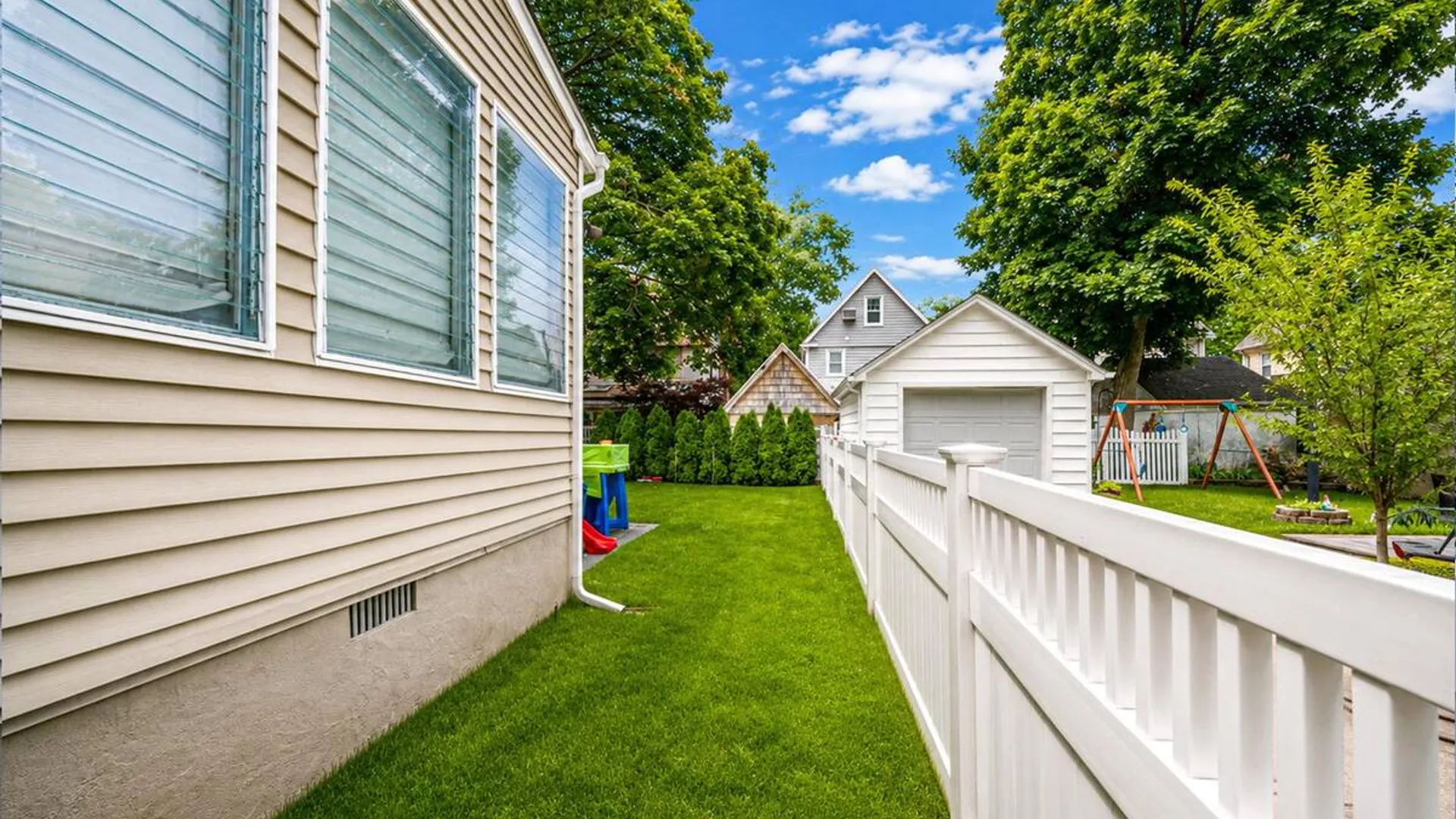Property at 159 Iris Avenue, Floral Park, NY 11001 27