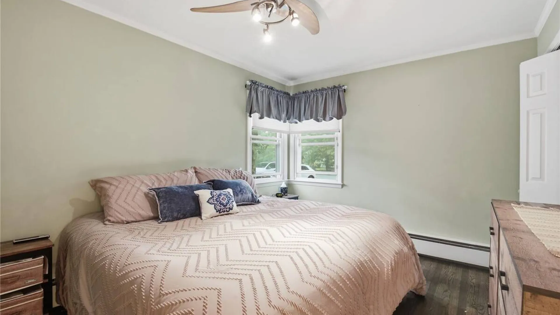 Property at 3 Parkside Avenue, Miller Place, NY 11764 14