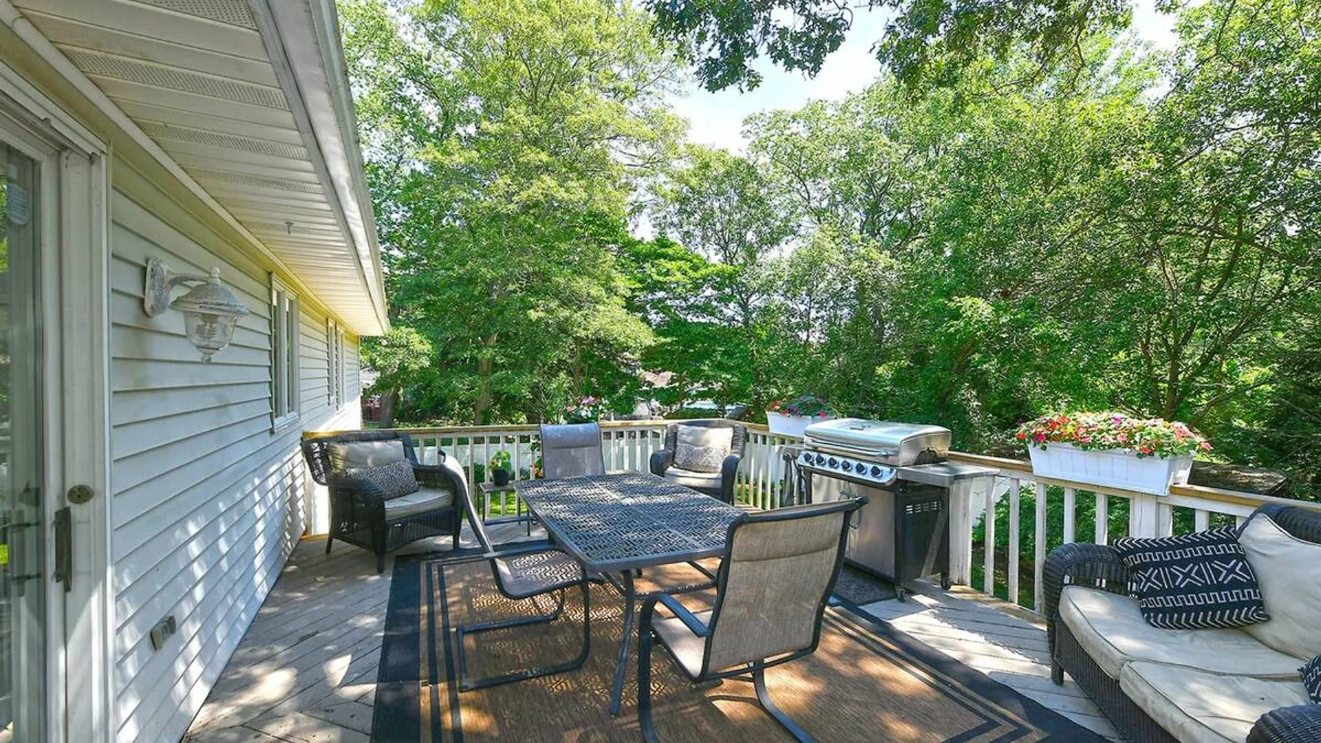 Property at 97 Elk Street, South Huntington, NY 11743 17