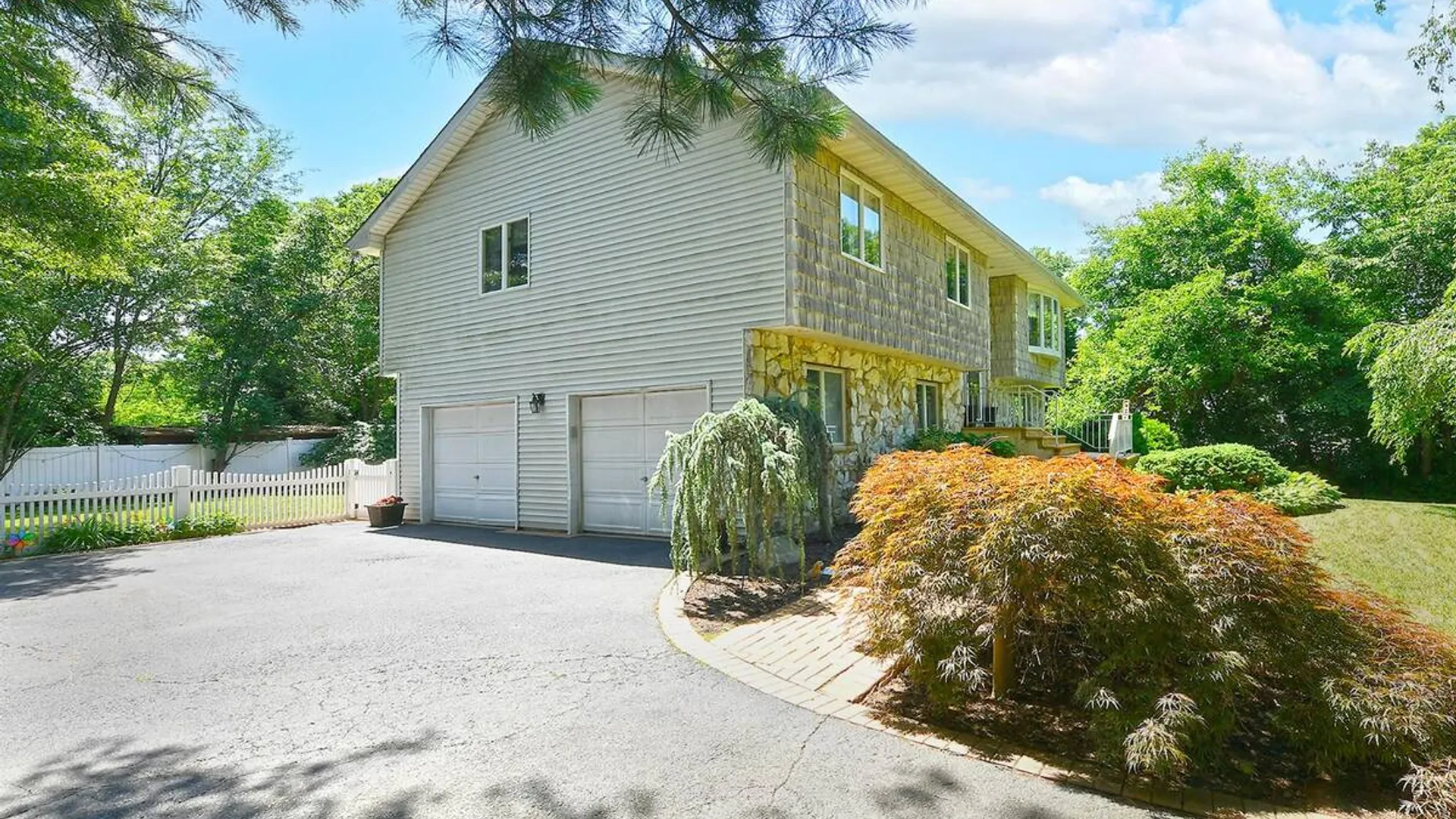 Property at 97 Elk Street, South Huntington, NY 11743 26