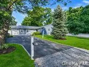 213 Pine Acres Blvd, Deer Park, NY 11729