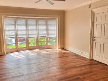 Property at 10 Washington Ave, Schenectady, NY 12305