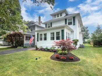 Property at 177 Kings Hwy, Amherst, NY 14226
