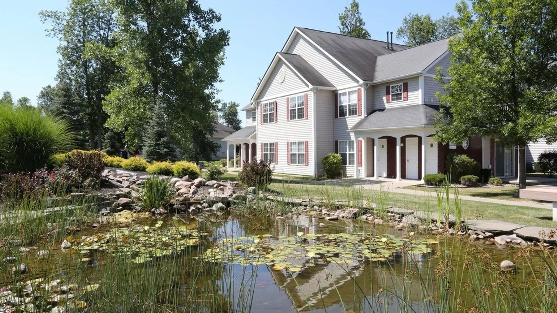 Property at 5 Autumn Creek Lane, Amherst, NY 14221 28