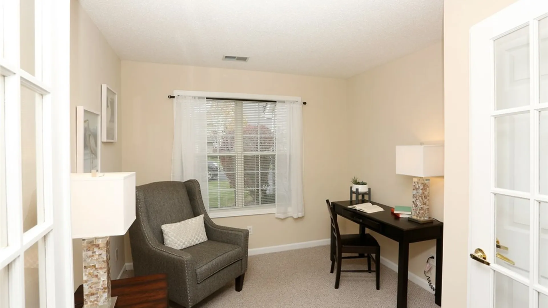 Property at 4100 Stonegate #2 Lane, Amherst, NY 14221 14