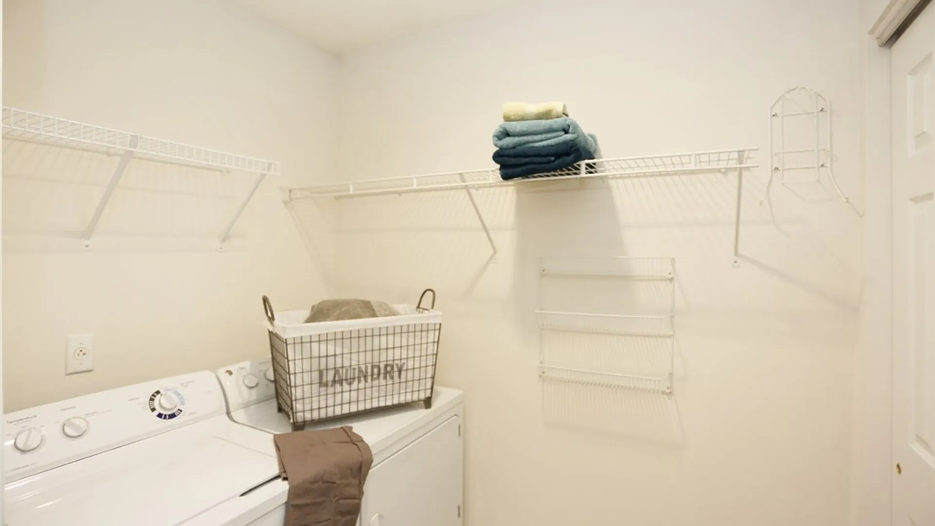 Property at 4100 Stonegate #2 Lane, Amherst, NY 14221 18