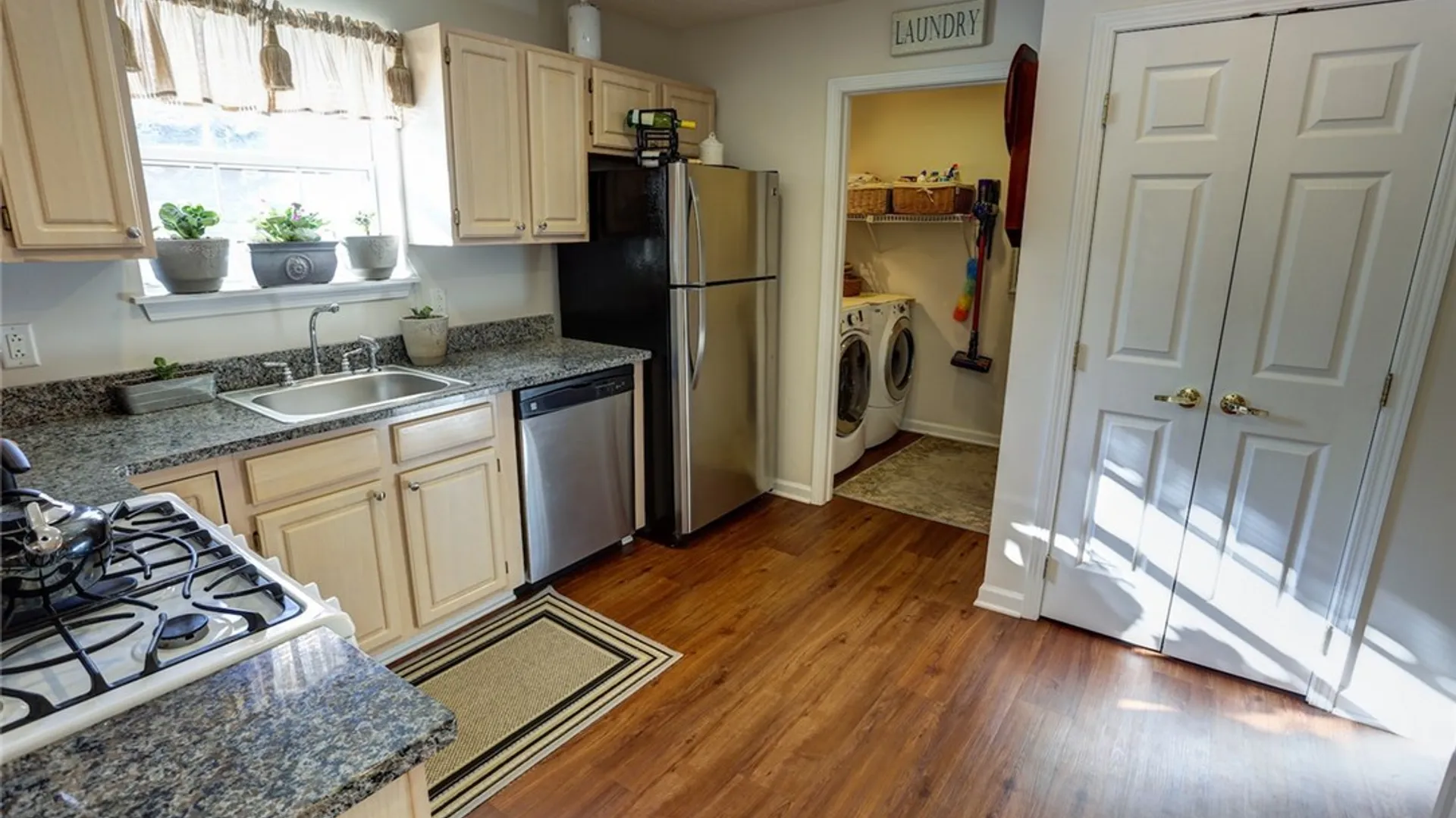 Property at 4100 Stonegate #2 Lane, Amherst, NY 14221 7