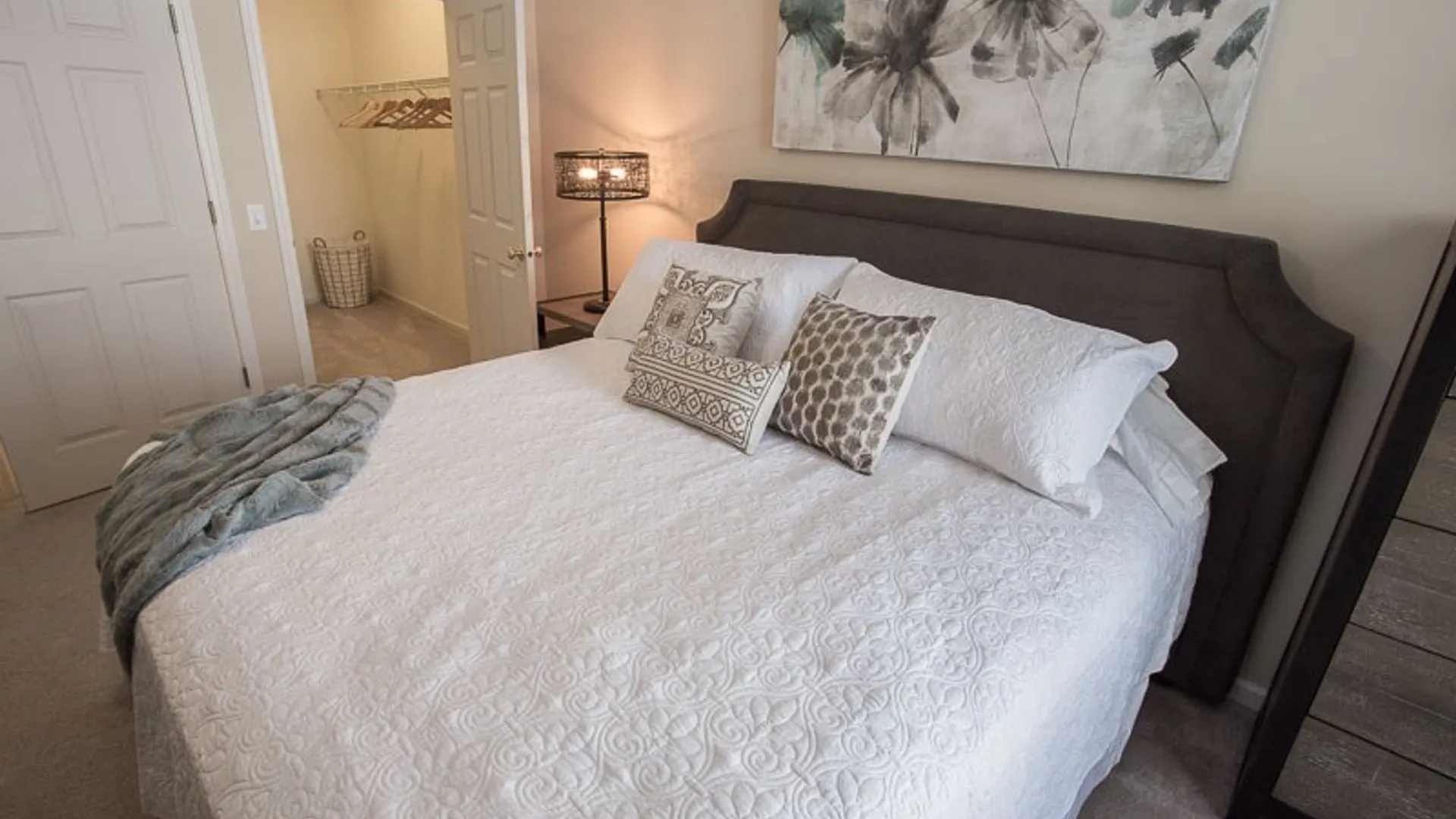 Property at 10 Arielle Court, Amherst, NY 14221 12