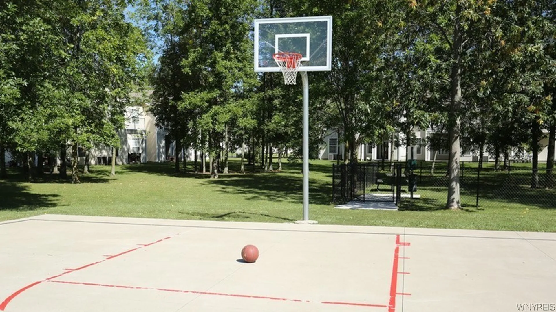 Property at 10 Arielle Court, Amherst, NY 14221 21