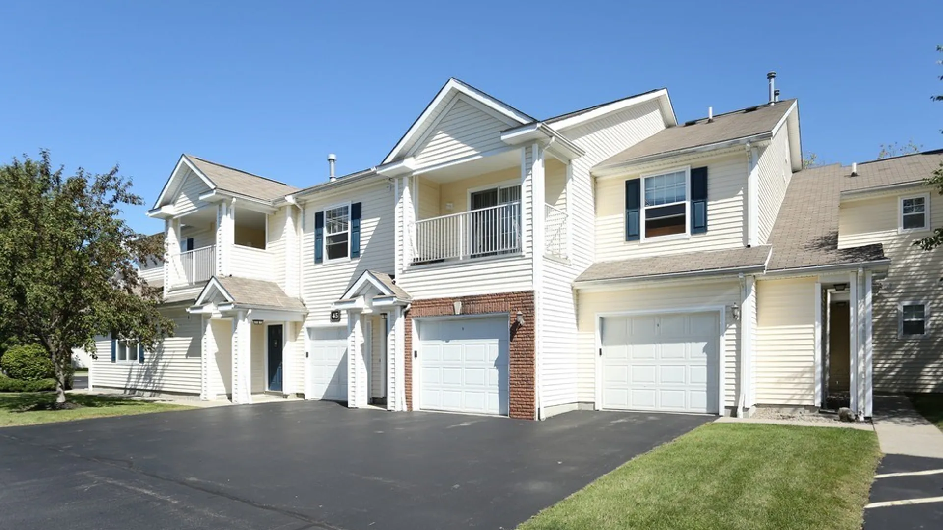 Property at 10 Arielle Court, Amherst, NY 14221 23