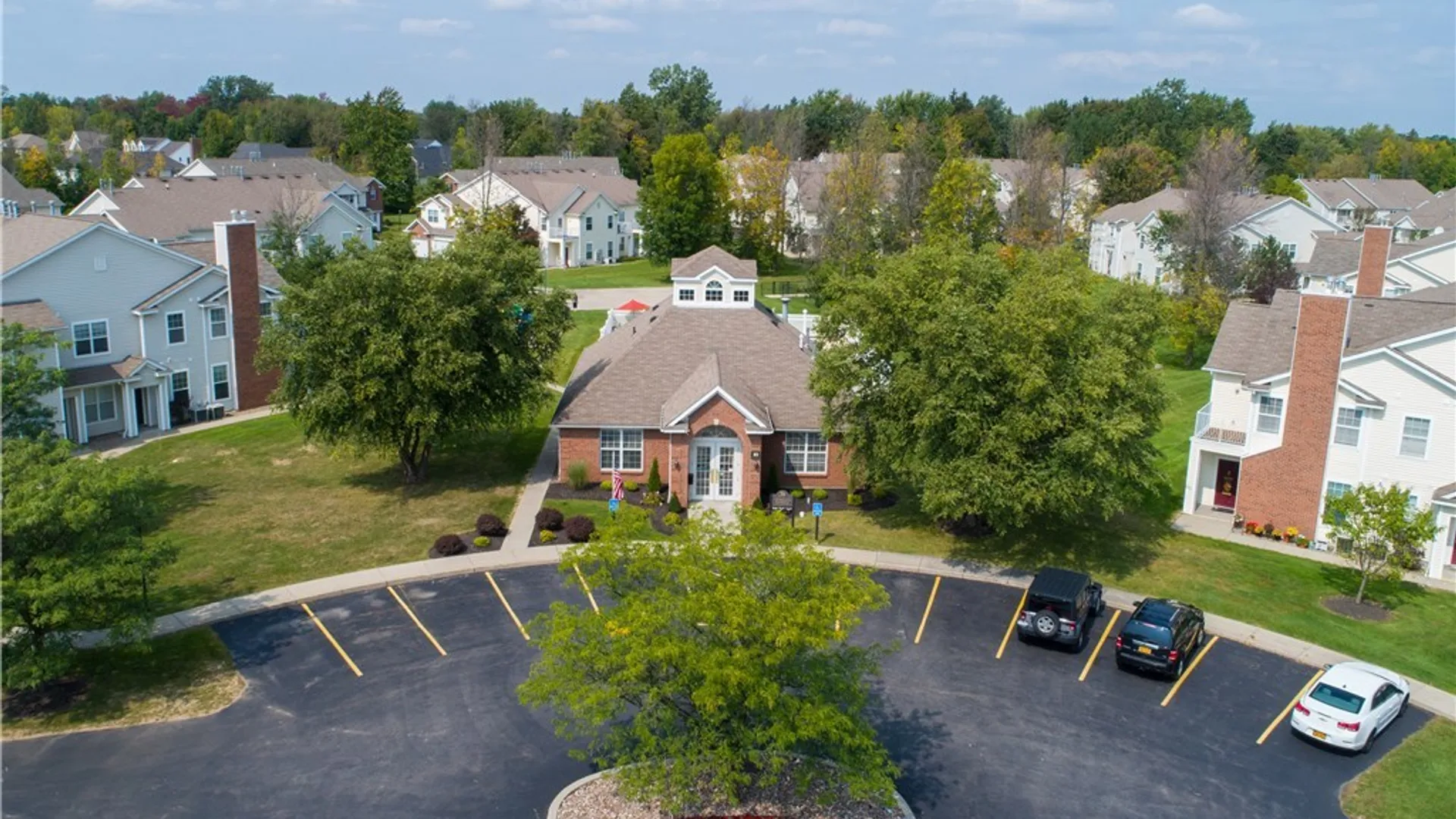 Property at 10 Arielle Court, Amherst, NY 14221 24