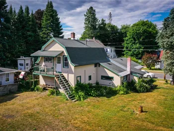 Property at 10 Faville Avenue, Manheim, NY 13329