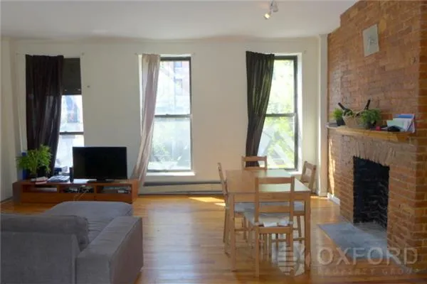 Property at 686 9th Avenue, New York, NY 10036