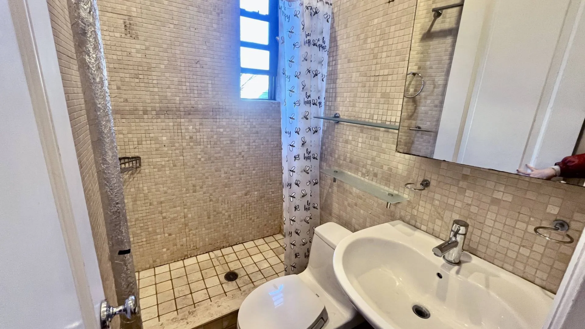 Property at 2105 33rd St, Astoria, NY 11105 10