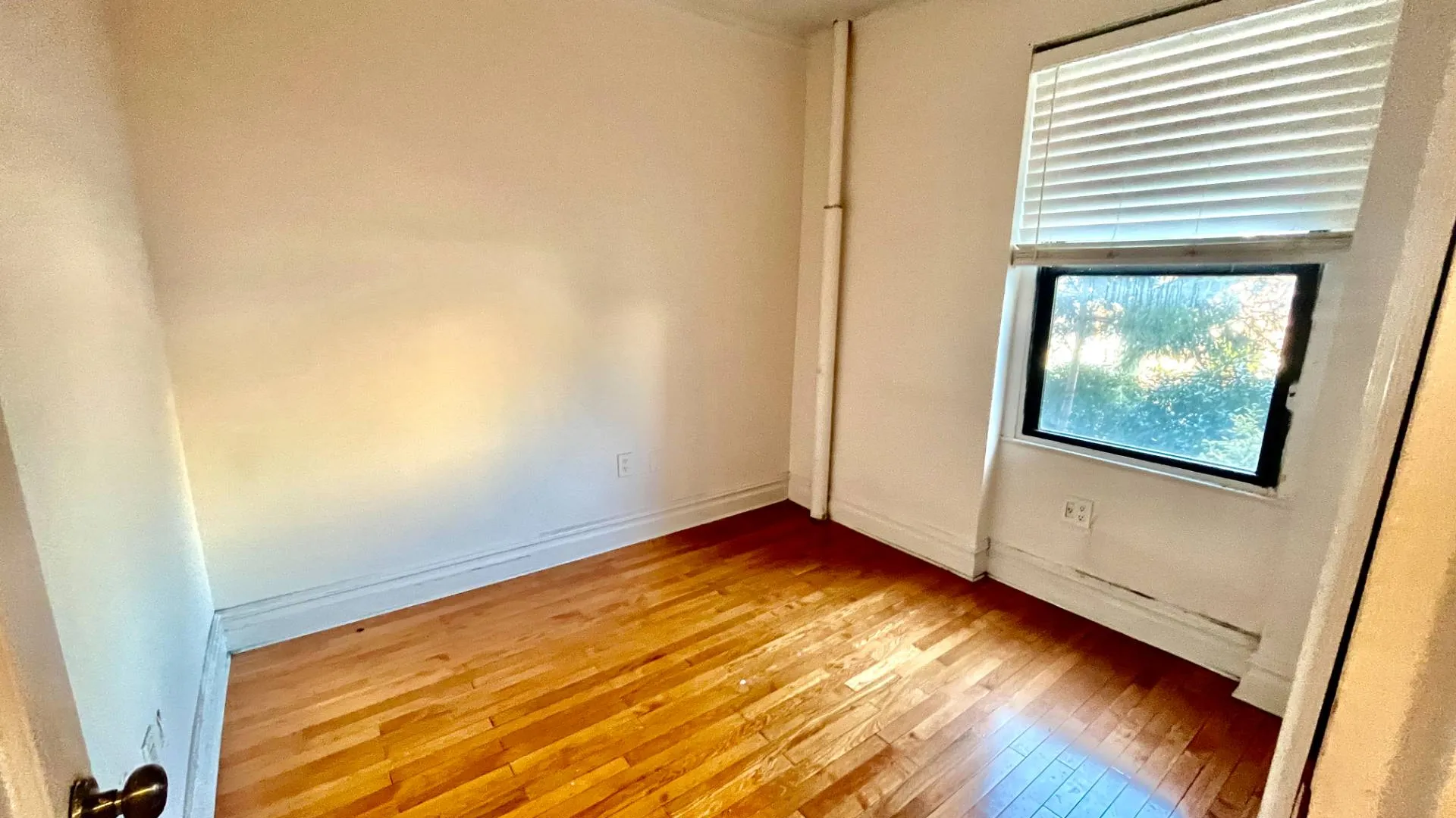 Property at 2105 33rd St, Astoria, NY 11105 7