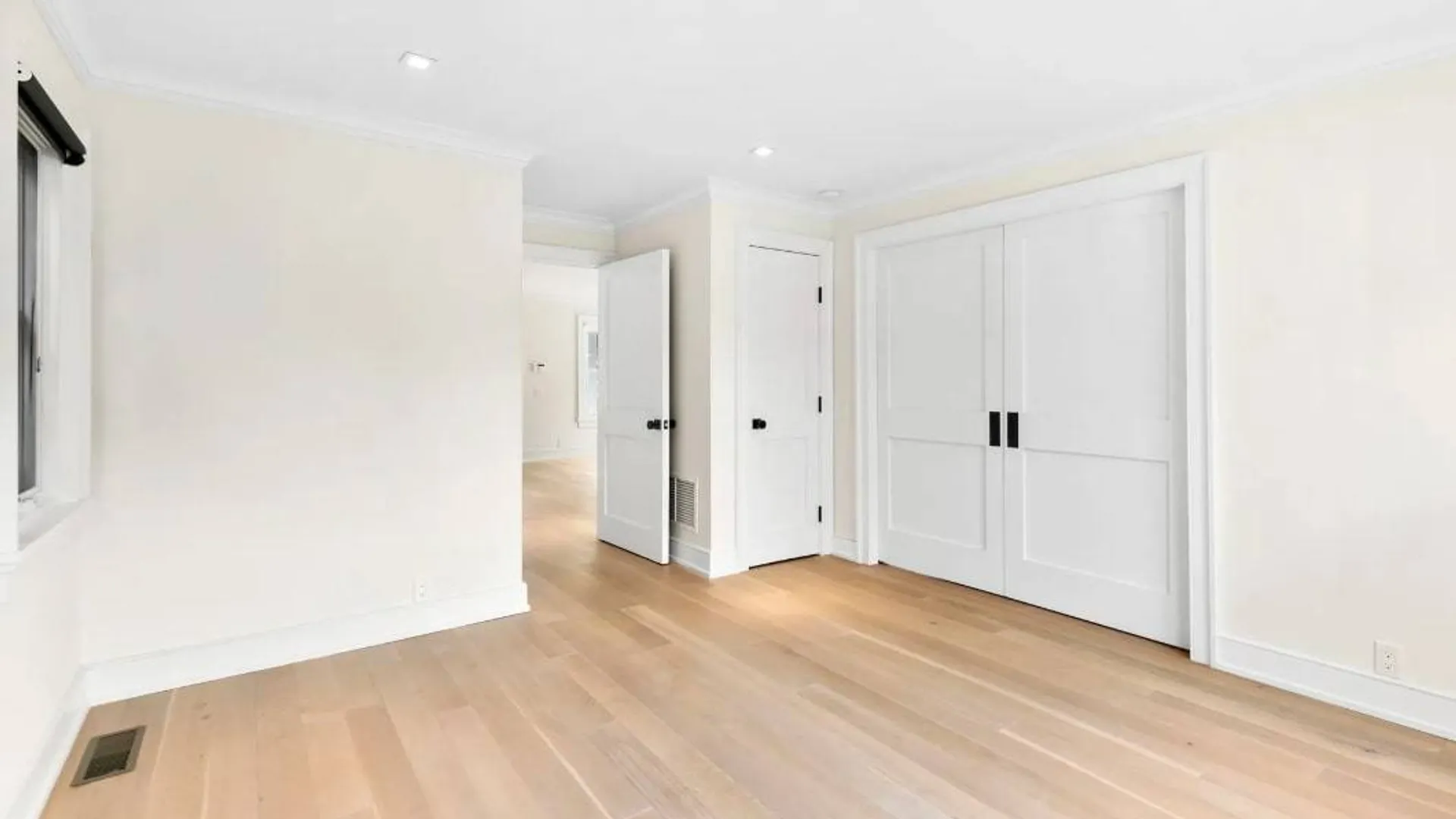 Property at 105 Newtown Lane, East Hampton, NY 11937 40