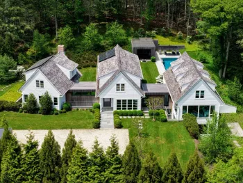 Property at 7 Ashwood Court, Amagansett, NY 11930