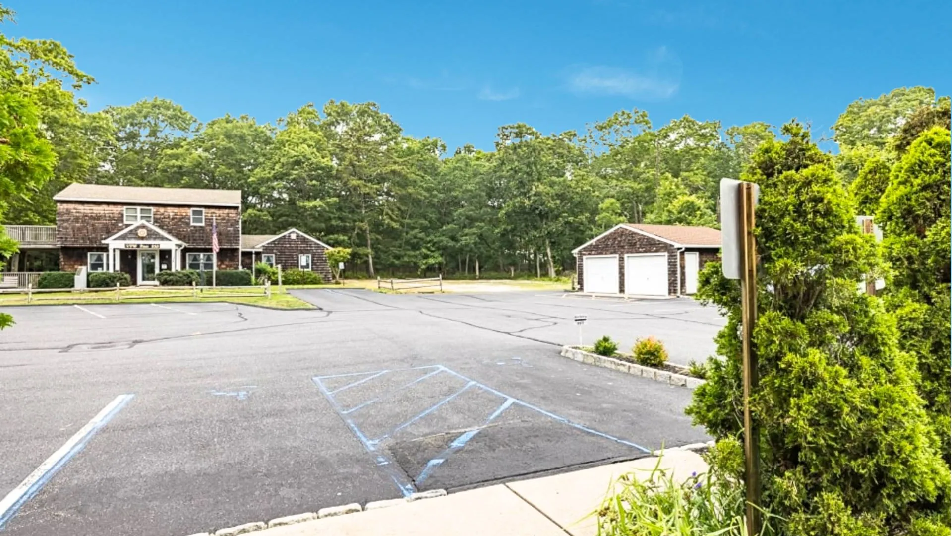 Property at 290 Montauk Highway, East Hampton, NY 11937 15