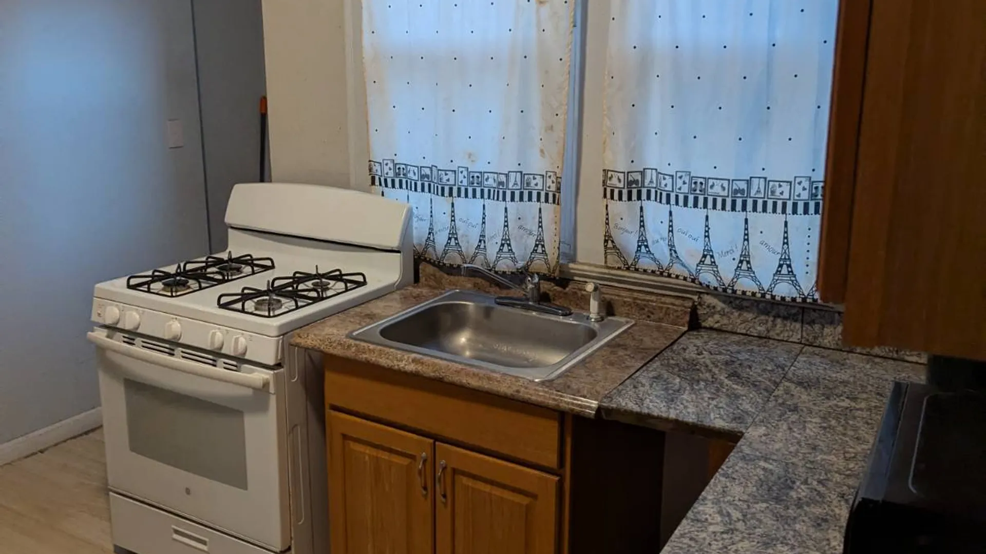Property at 77 York Avenue, Staten Island, NY 10301 3