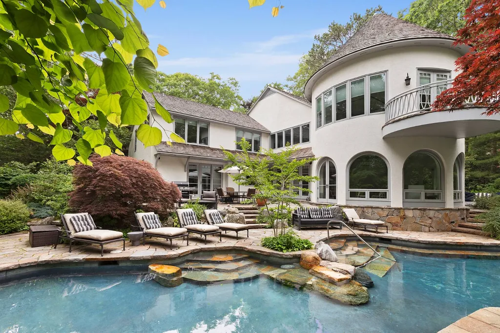 Property at 112 Georgica Close Road, East Hampton, NY 11937