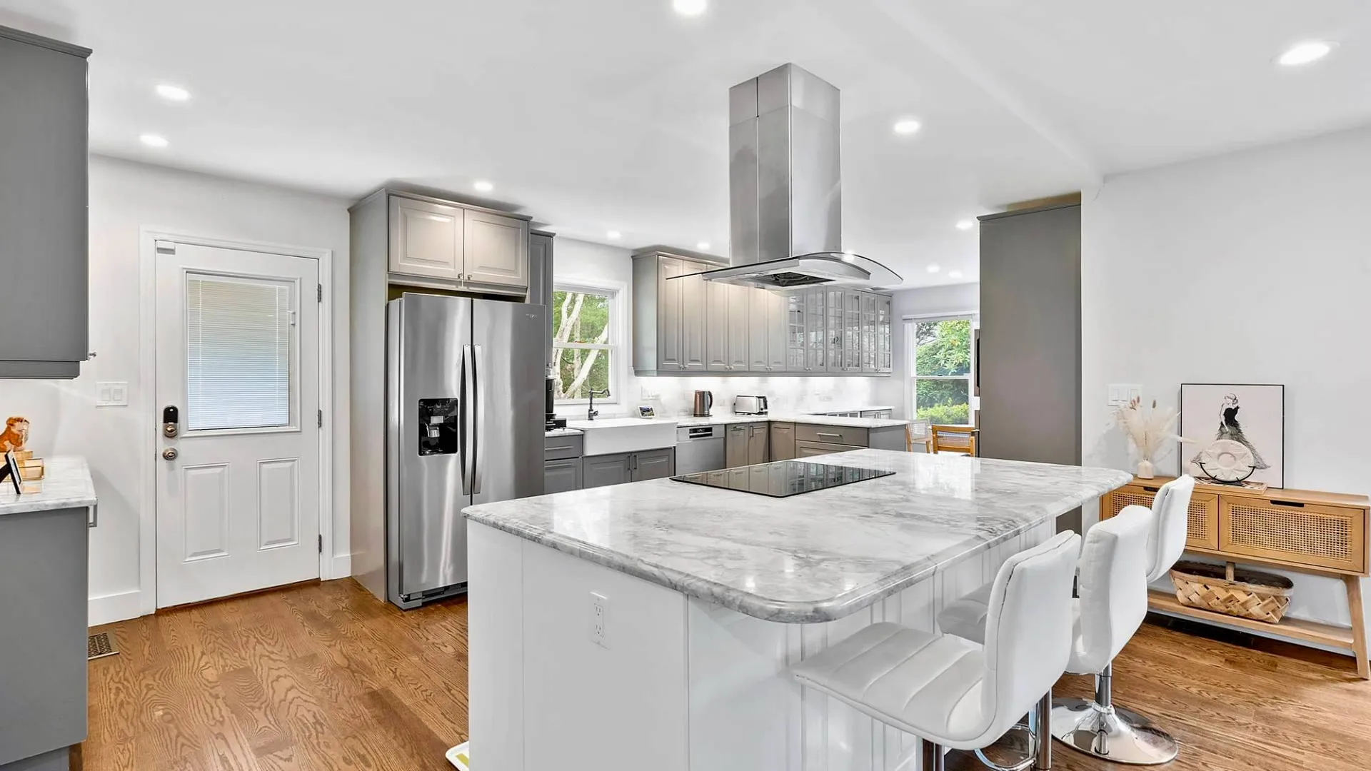 Property at 29 Petrel Road, Southampton, NY 11968 9