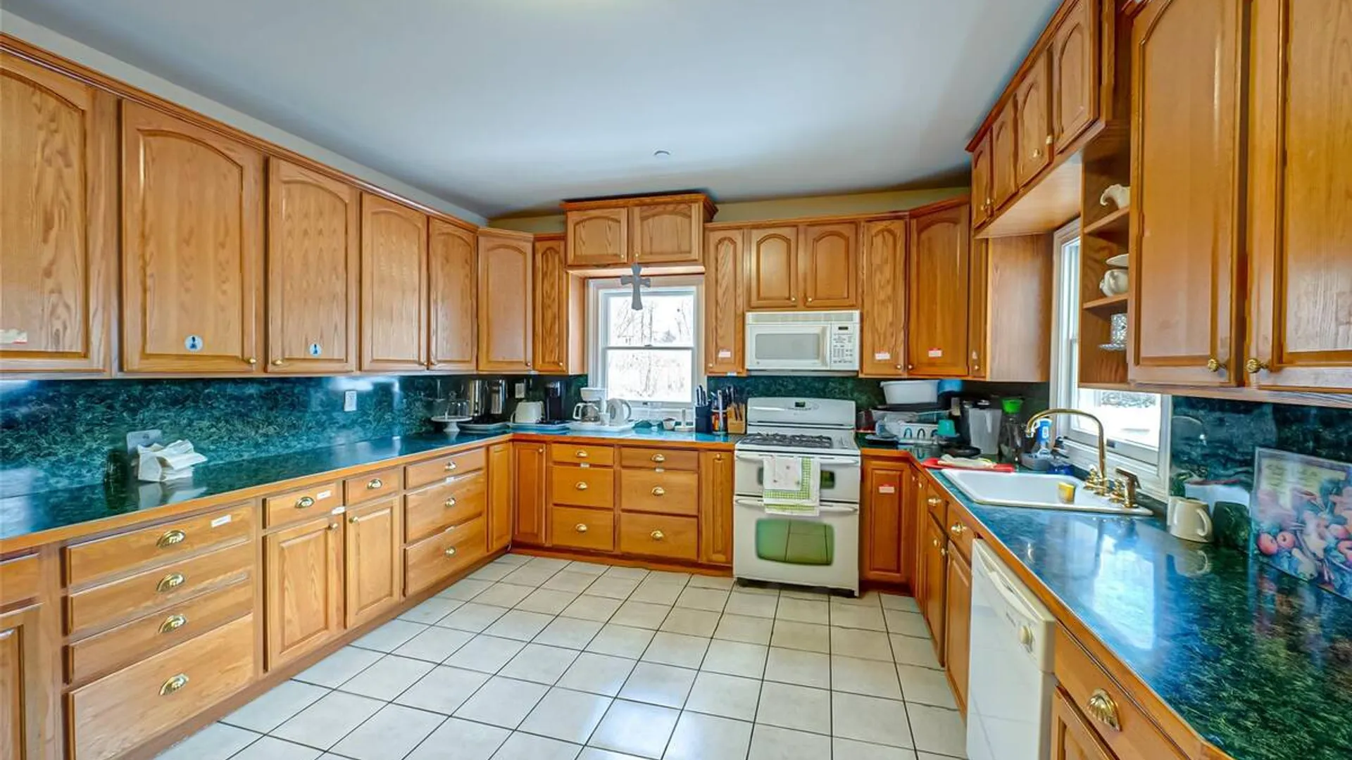 Property at 203 E Pulaski Road, Huntington Station, NY 11746 15