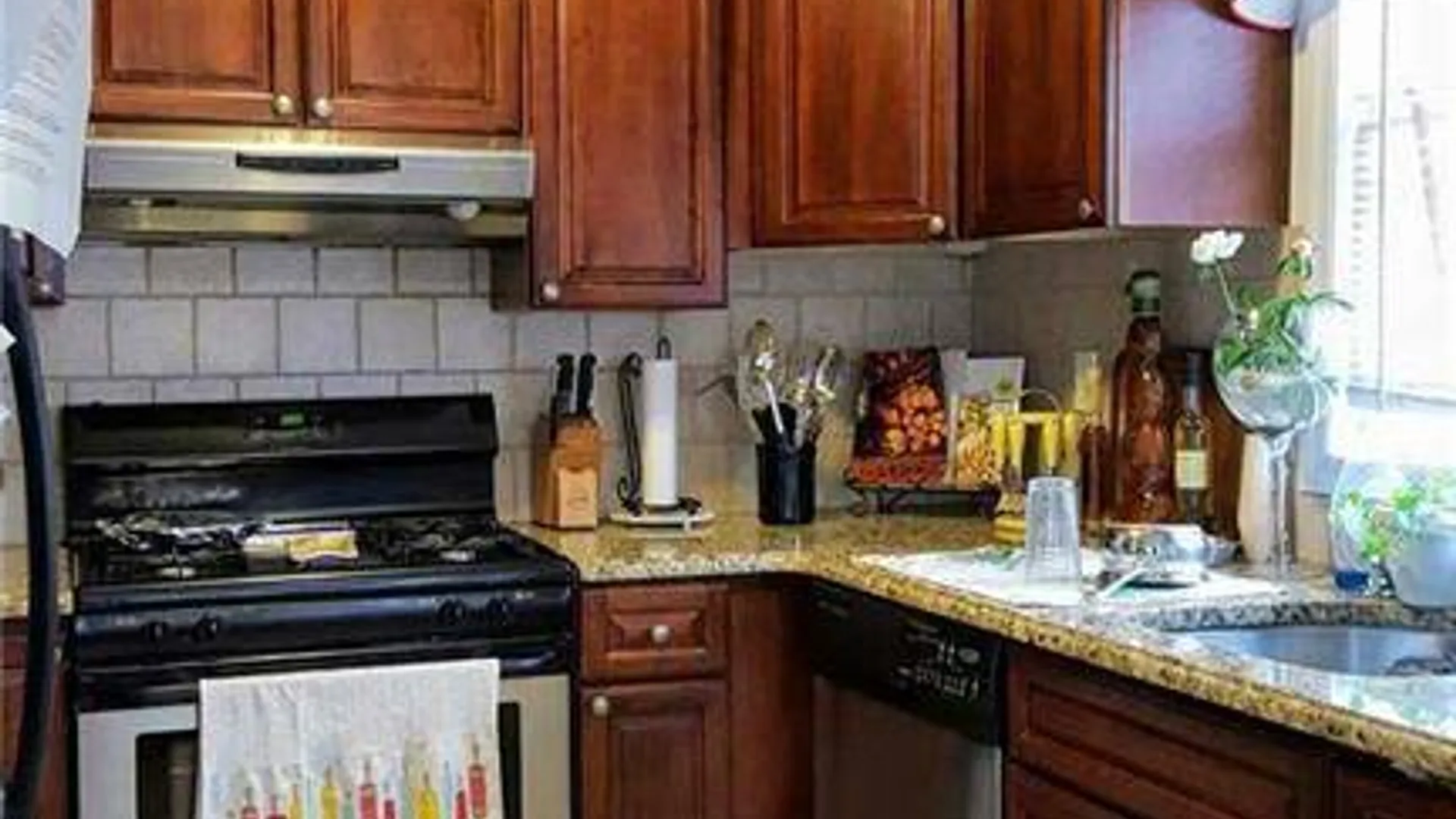 Property at 38-33 215th, Bayside, NY 11361 15