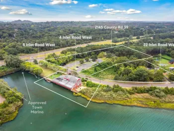 Property at 5 Inlet Rd W, Southampton, NY 11968