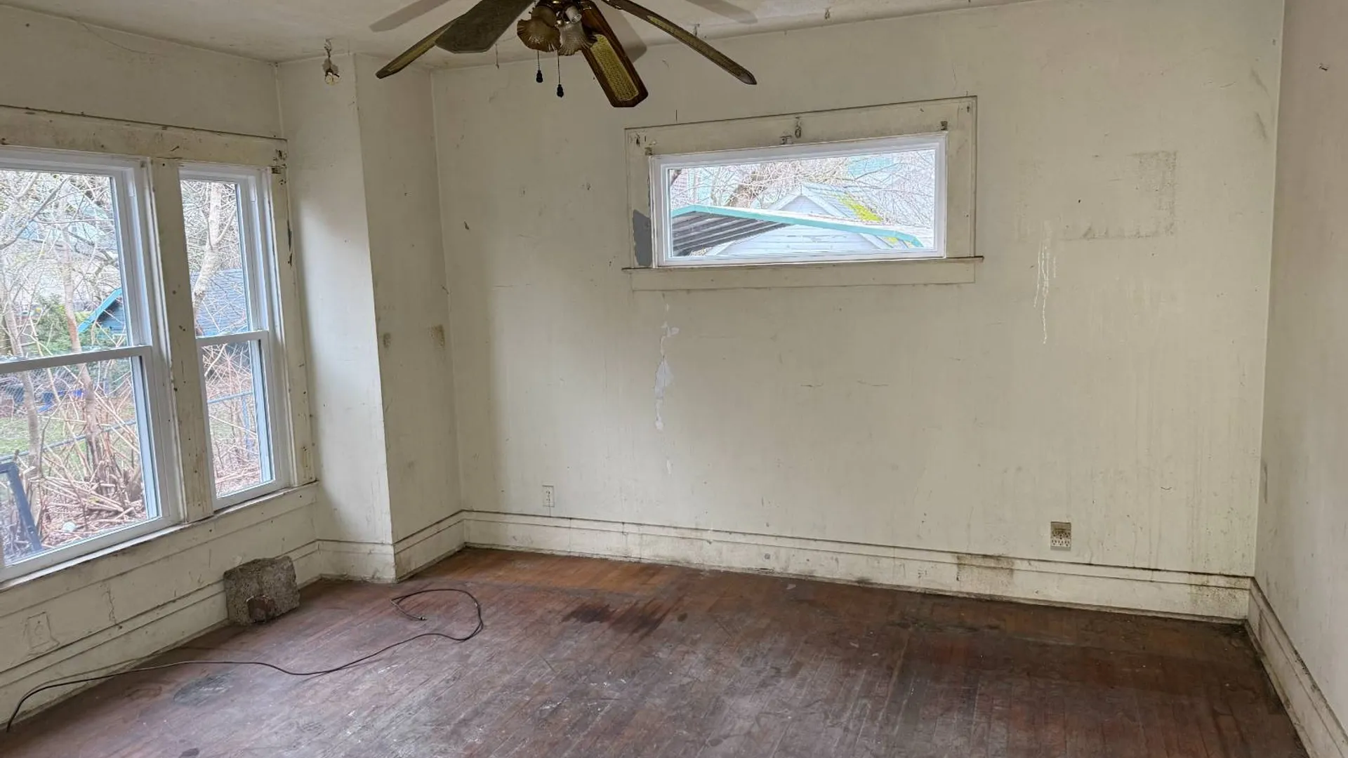 Property at 233 Genesee Pk Dr, Syracuse, NY 13224 14