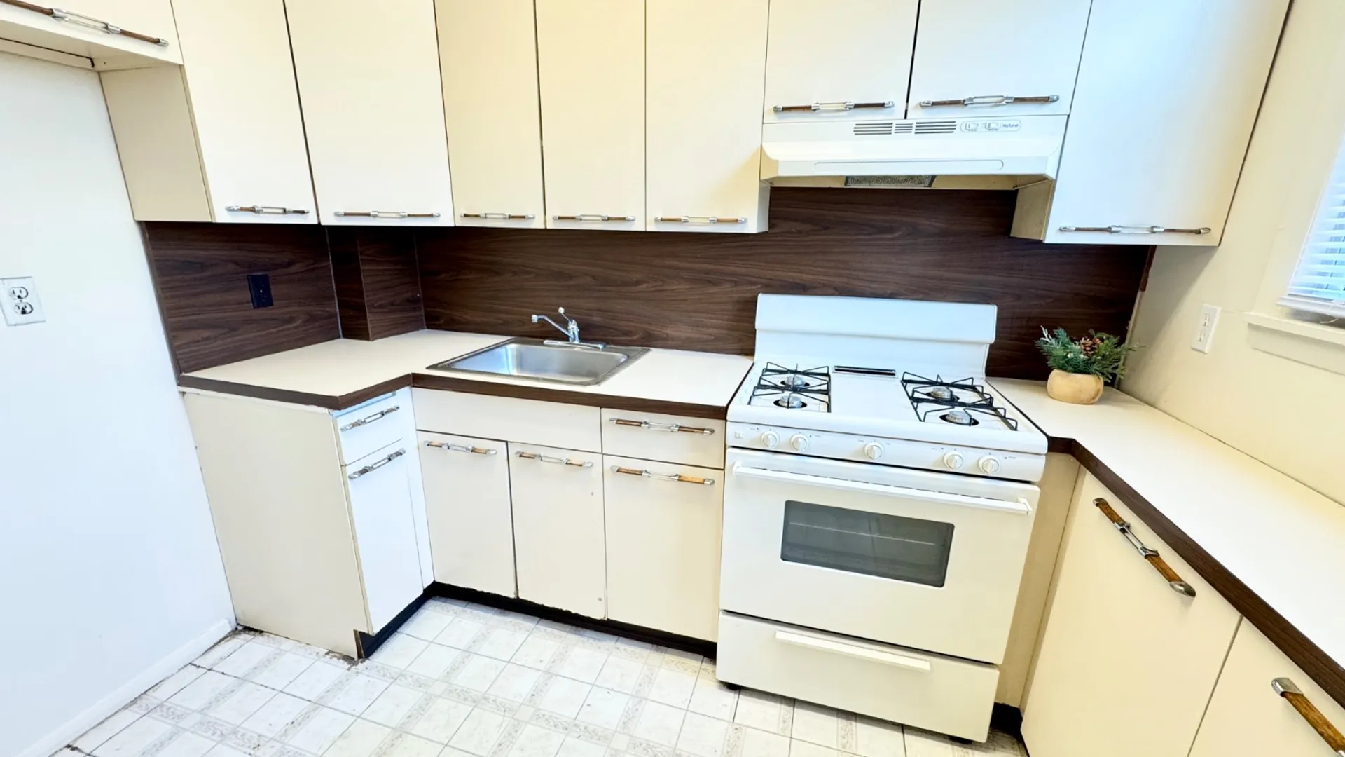 Property at 1717 78, Staten Island, NY 11214 13