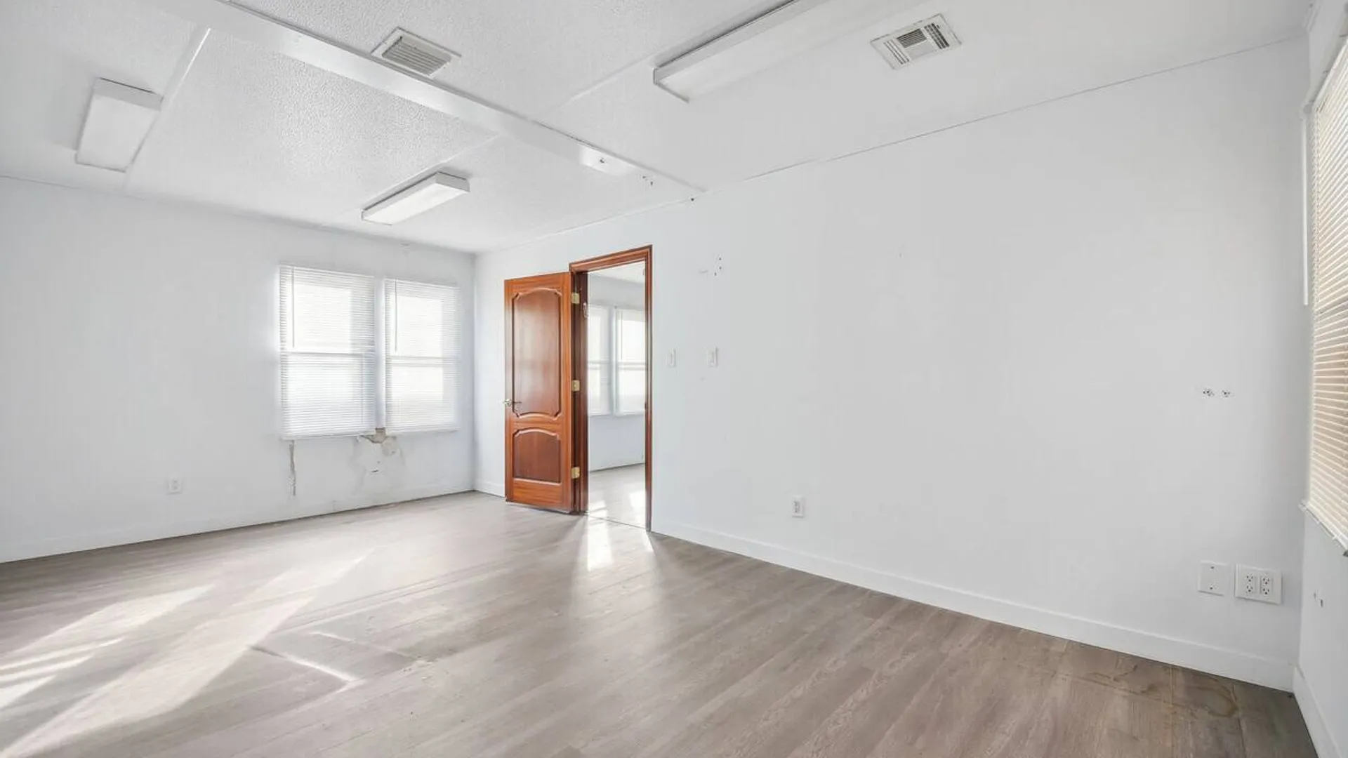 Property at 343 Sand Lane, Staten Island, NY 10305 20