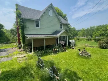 Property at 4 Buena Vista Ave, Wallkill, NY 12589